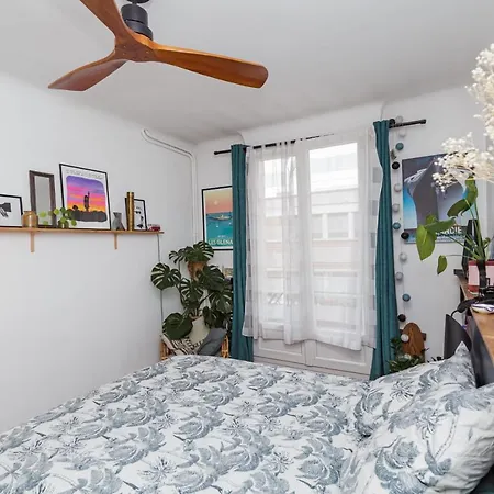 Apartment Comfy 31 M For 2 Well Decorated With Balcony