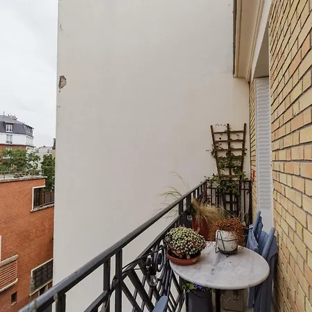 Comfy 31 M For 2 Well Decorated With Balcony Apartment Paris